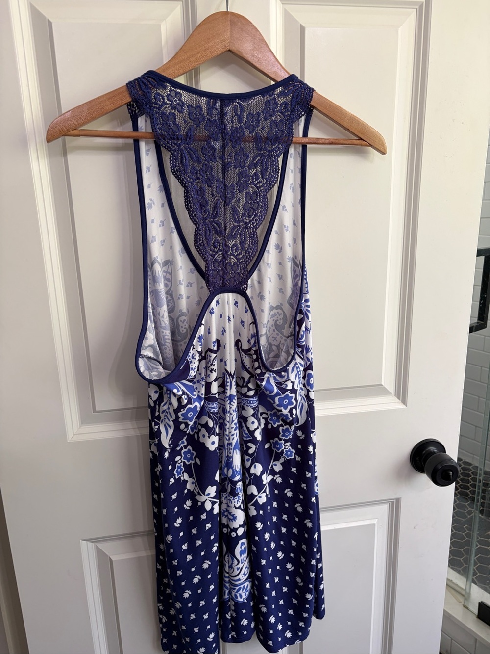 Excellent condition size XL In Bloom by Joquil Blue & White gown and robe. - Picture 5 of 10